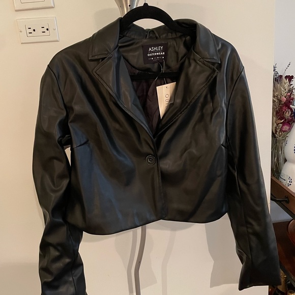 Cropped faux leather jacket - Picture 4 of 4
